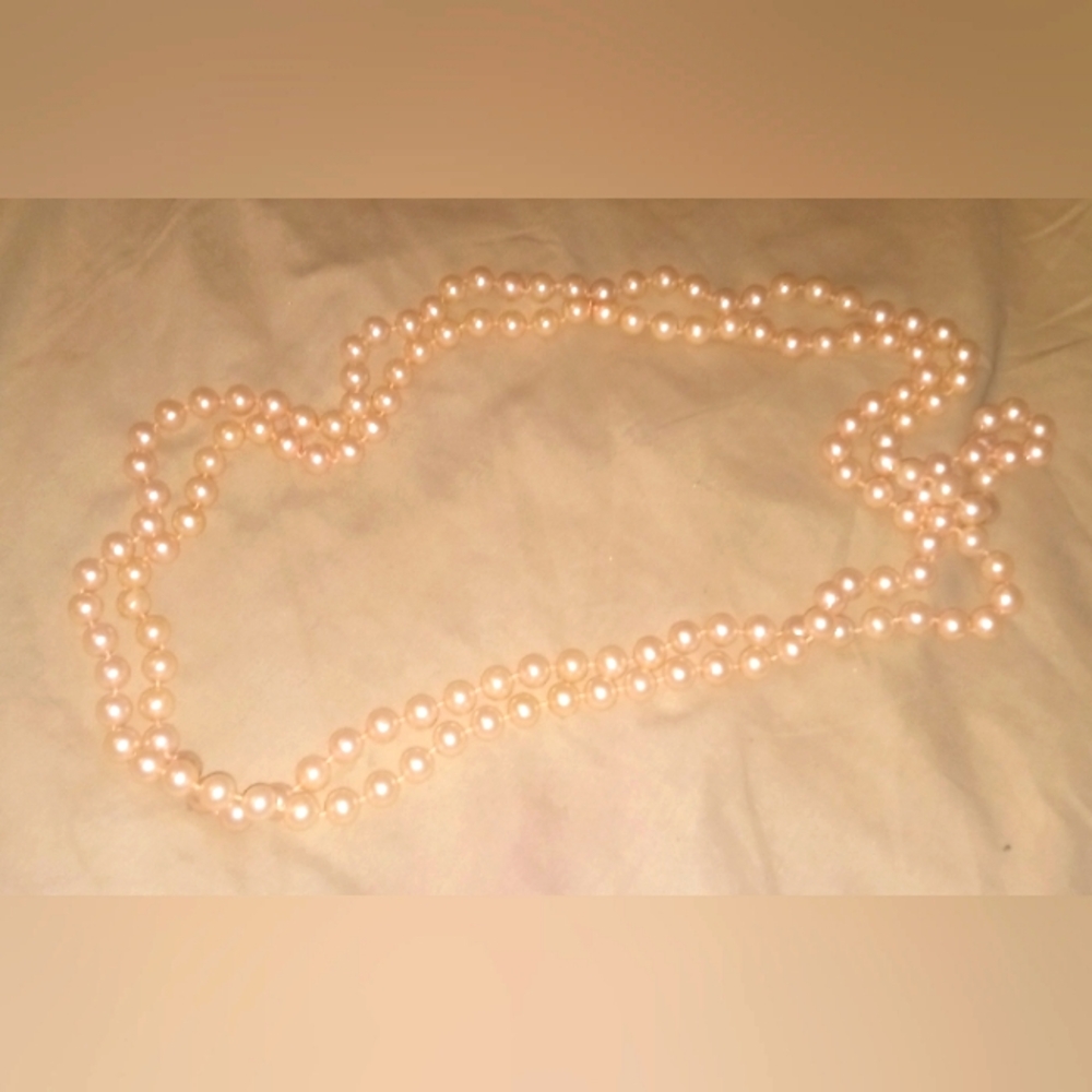 Vintage pink faux pearl necklace